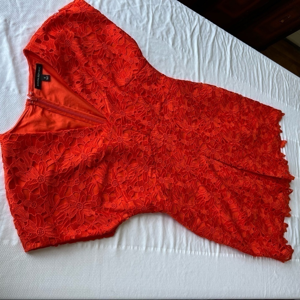 Banana Republic Embroidered V-Neck Dress in Reddish Orange Color in Size 6 - Picture 7 of 13